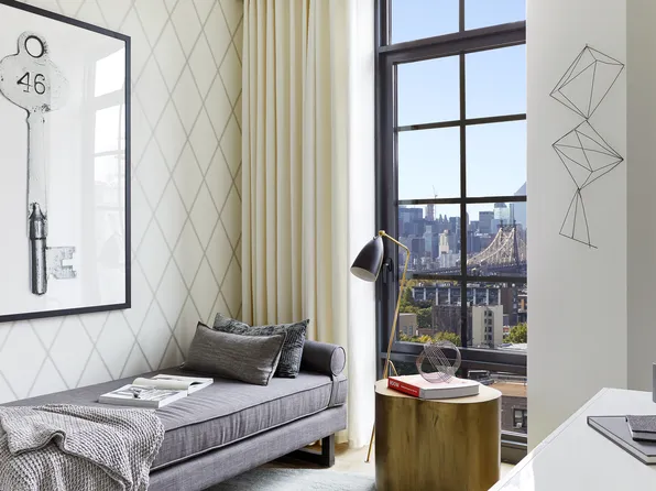 30-02 39th Avenue image 1 of 8