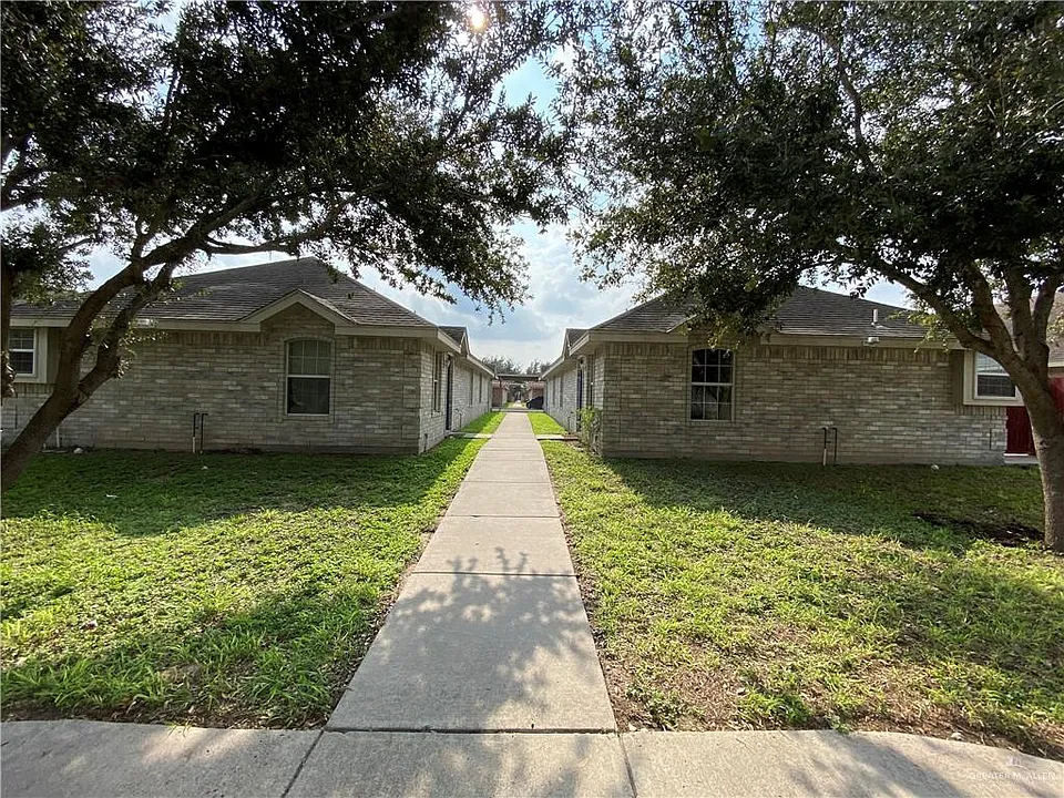 2220 W Candlelight Ln #1