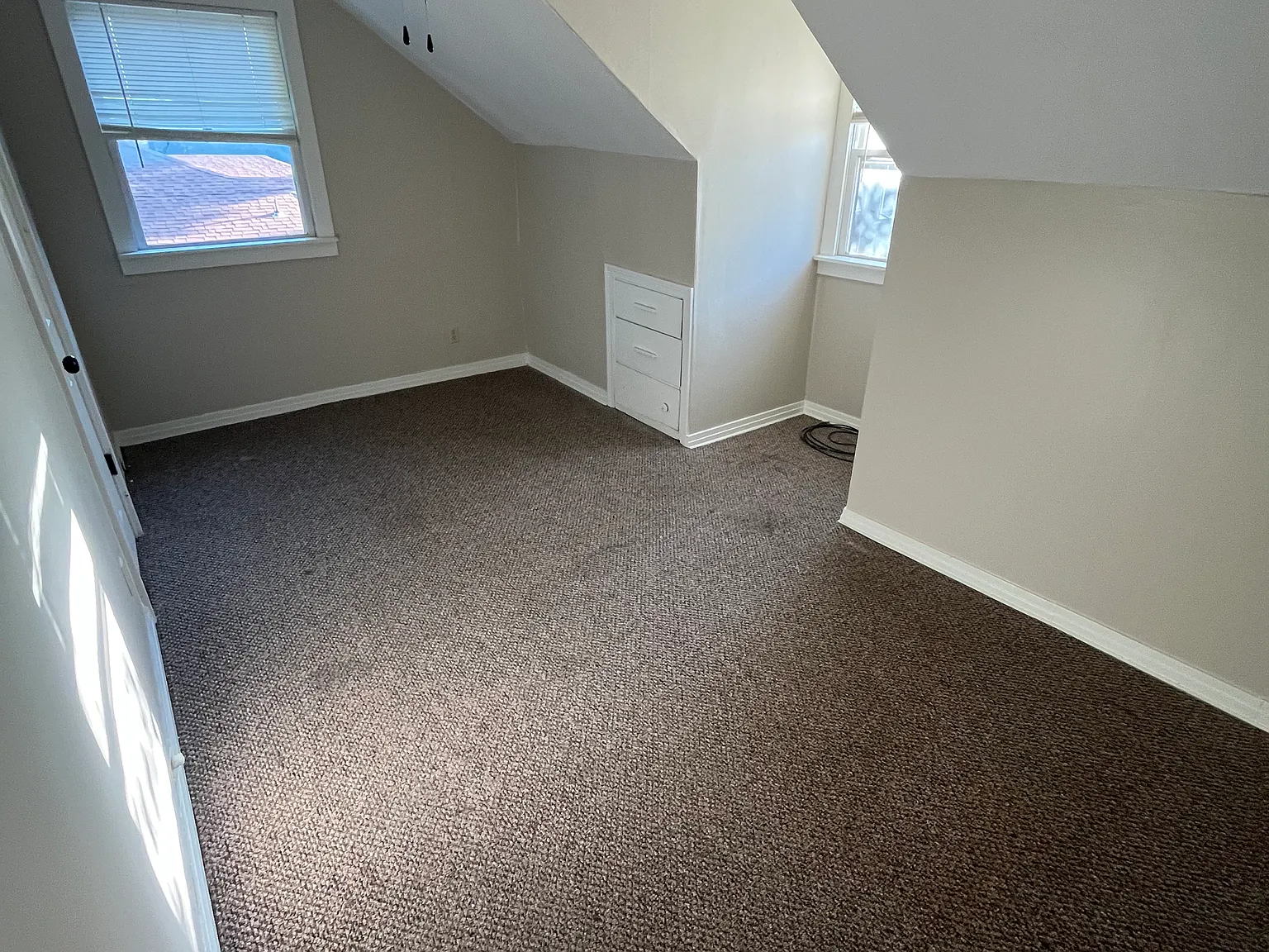 2 bed, 755 sqft, $875 — Photo 2
