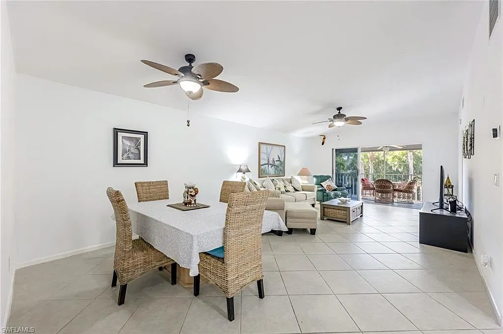 3 bed, 2.0 bath, 1356 sqft, $4,000 — Photo 4