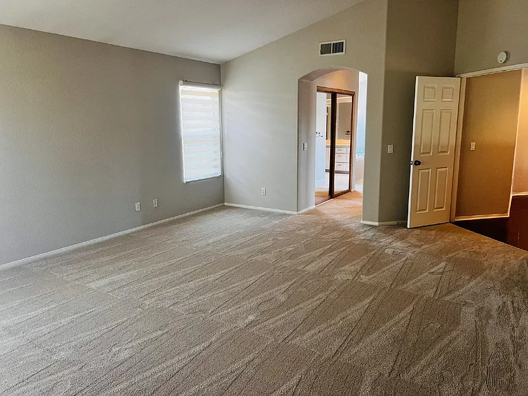 4984 Riding Ridge Rd — Photo 32