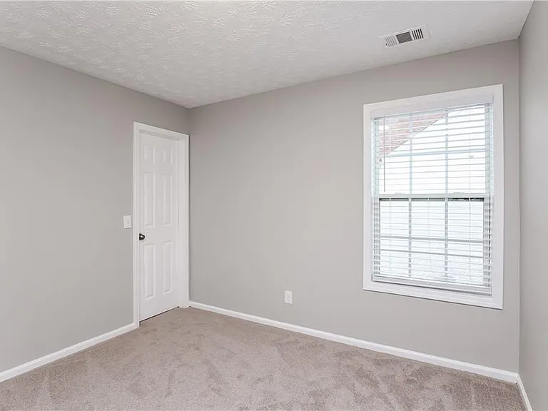 2454 Canary Ct — Photo 8