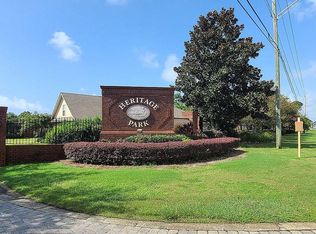 2009 Heritage Park Way, Navarre, FL 32566