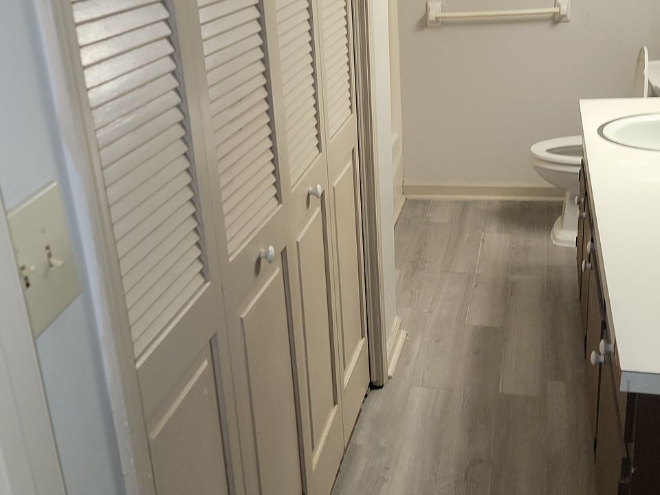 1st image of 766 Wilson Cir SW