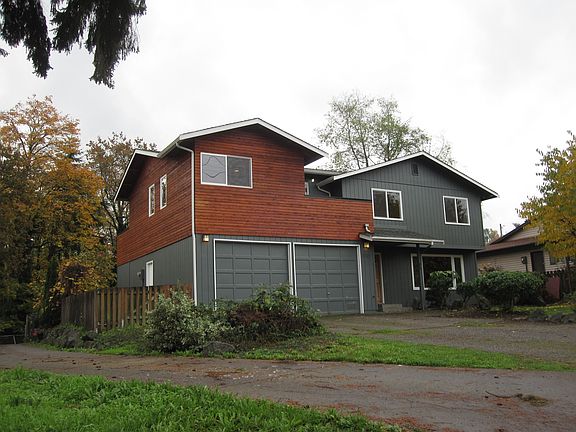 Easy to locate and just minutes to Renton's Boeing plant