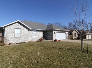 1042 Blackwood Rd, Springfield, MO 65802