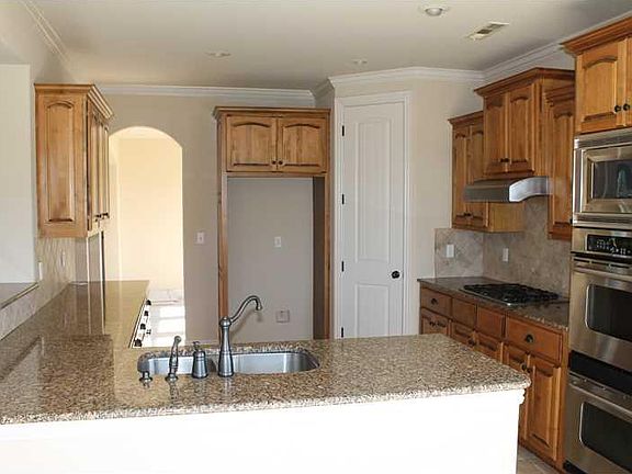4th image of 6300 SW Heritage Ave