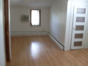 3rd image of 186 Nassau Ave