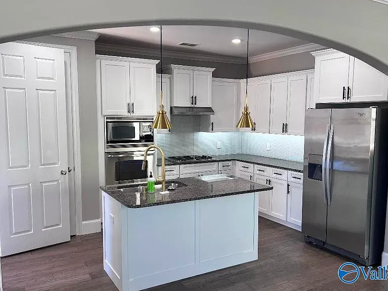 1111 Pegasus Dr NW — Photo 3