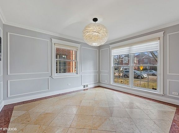 3rd image of 6532 N Trumbull Ave