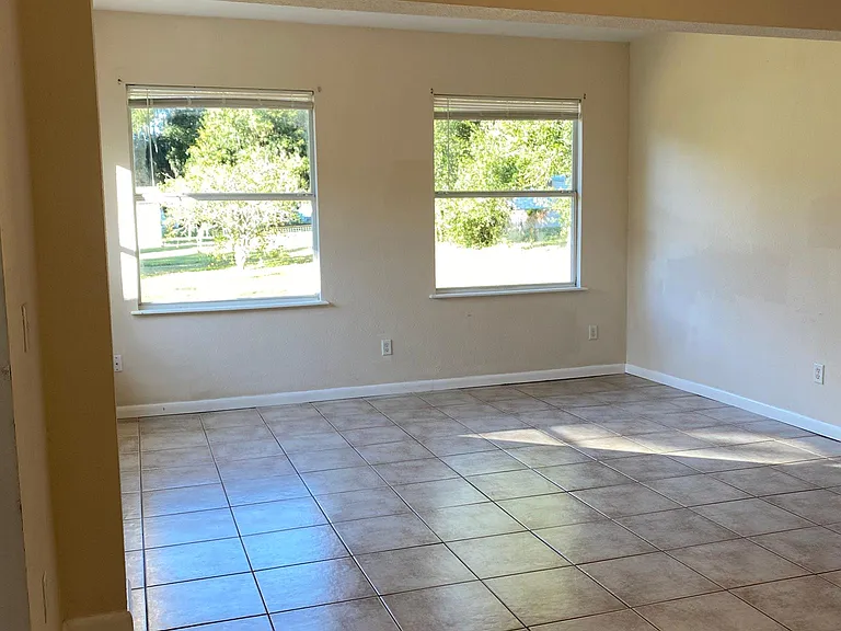 16743 Porter Ave — Photo 5