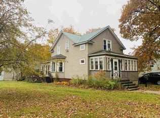 601 Dakota Ave, Gladstone, MI 49837