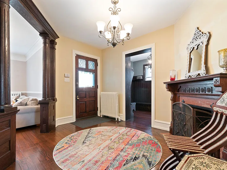 104 Rochelle Ave — Photo 19