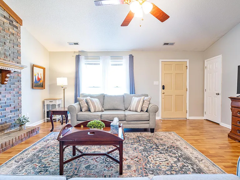 2703 Carrington Dr SW — Photo 5