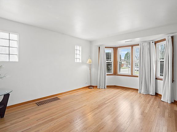 2nd image of 5559 S Keeler Ave