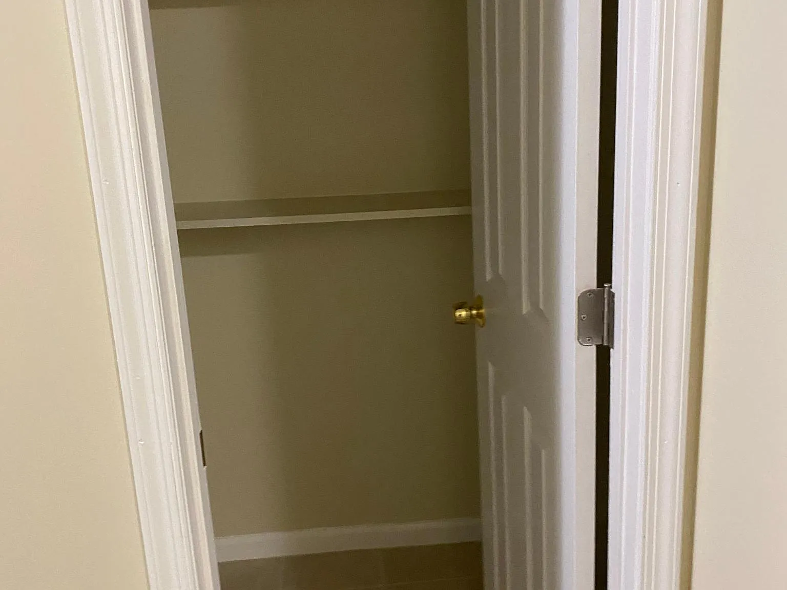 3 bed, 825 sqft, $2,550 — Photo 3