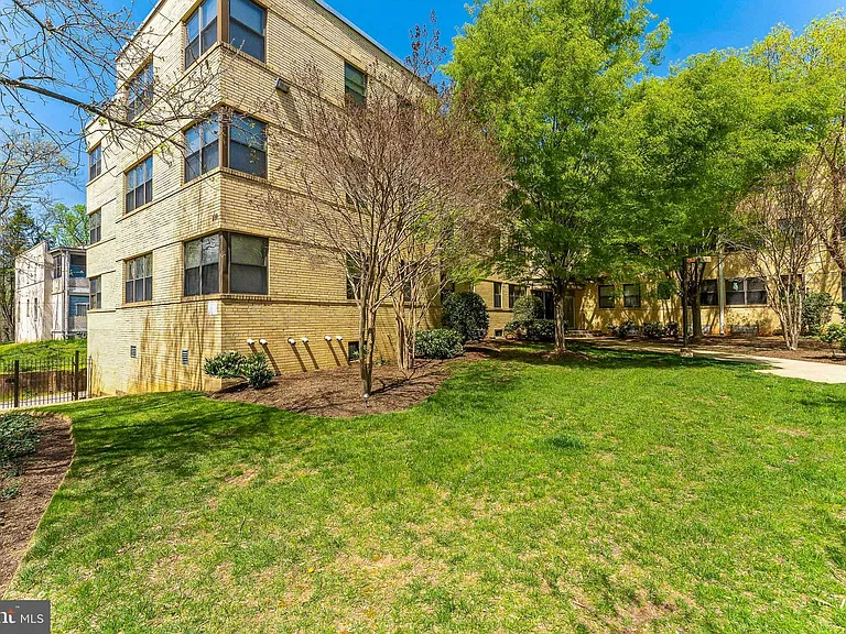 212 Oakwood St SE #322 — Photo 5