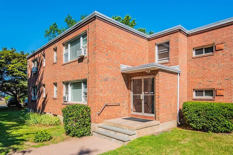 353 Main St #206