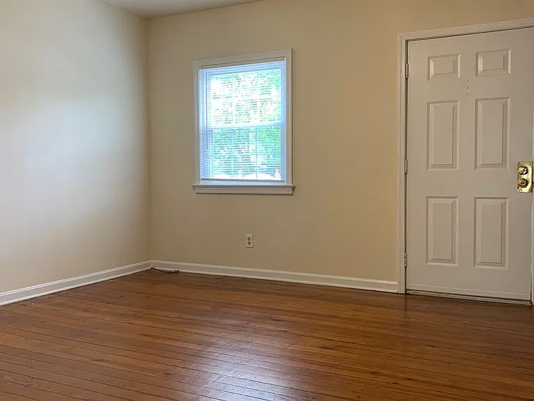 113 Hawke St — Photo 2