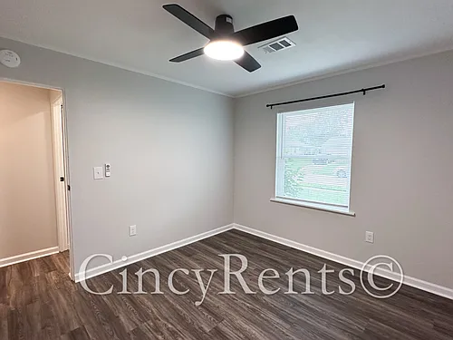 988 Stratford Pl — Photo 12