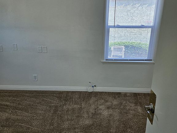 4th image of 270 Covina Ave