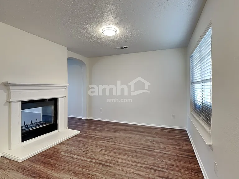 717 Timber Trl — Photo 10