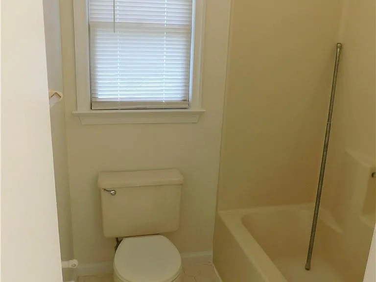 1129 Crystalwood Cir — Photo 15