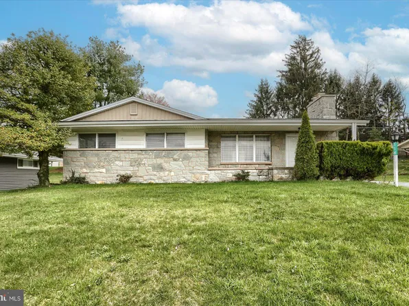 114 Sunset Dr, New Cumberland, PA 17070