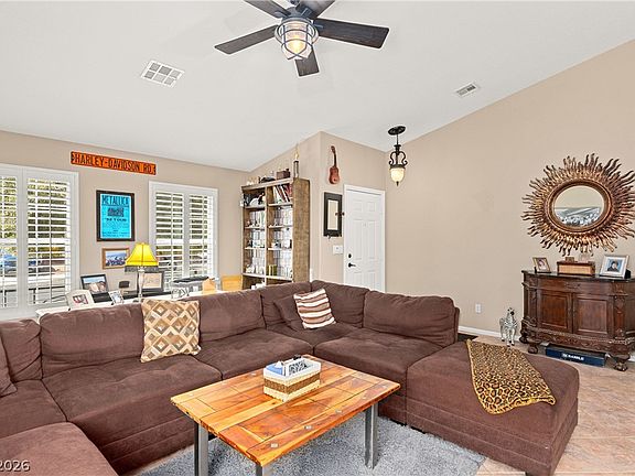 5th image of 176 Ridge Crossing Ave