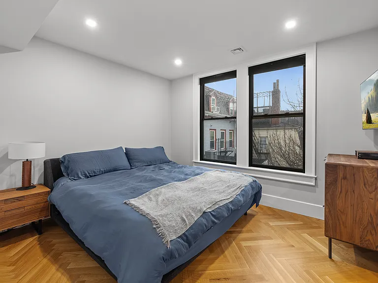 760 E Broadway #2 — Photo 12
