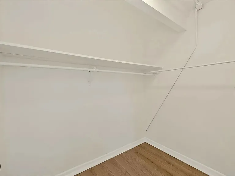 925 16th Ave N #1 — Photo 11