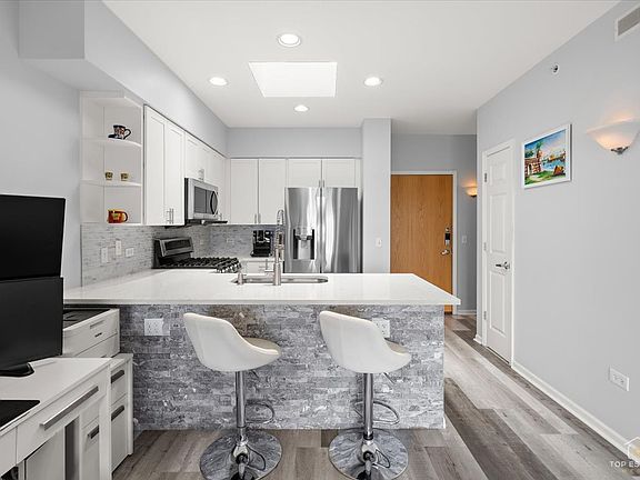5th image of 405 Creekside Dr #604