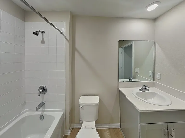 4075 Gardenia Ave — Photo 10