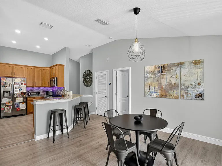 6746 Breezy Palm Dr — Photo 9