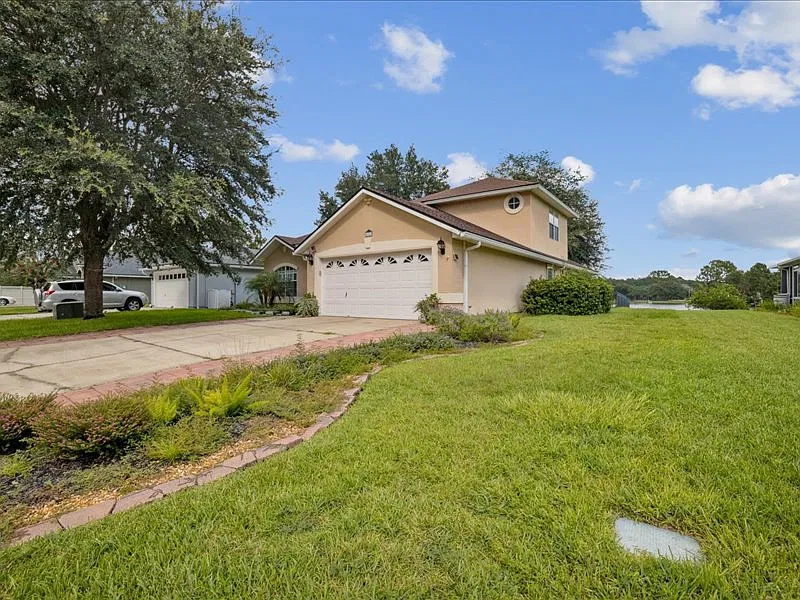 4 bed, 2119 sqft, $3,700 — Photo 1