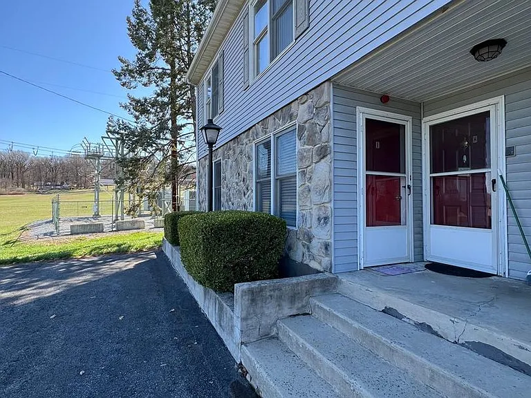 711 Hill Rd #I — Photo 1