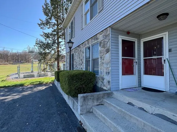711 Hill Rd APT I, Wernersville, PA 19565