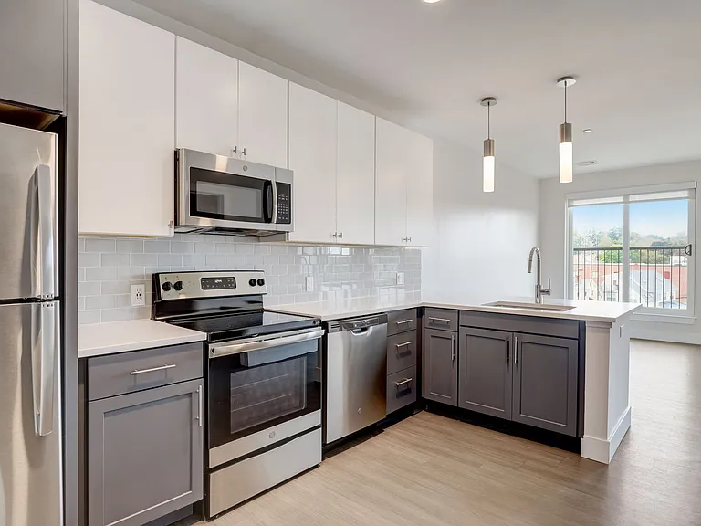 Orpheum Apartments — Photo 23