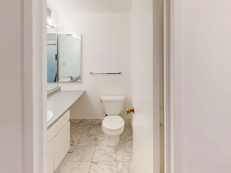 50 Lexington Ave #20H — Photo 9