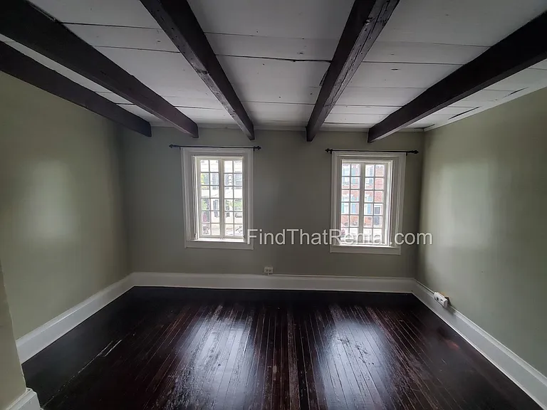 117 W Pomfret St — Photo 14