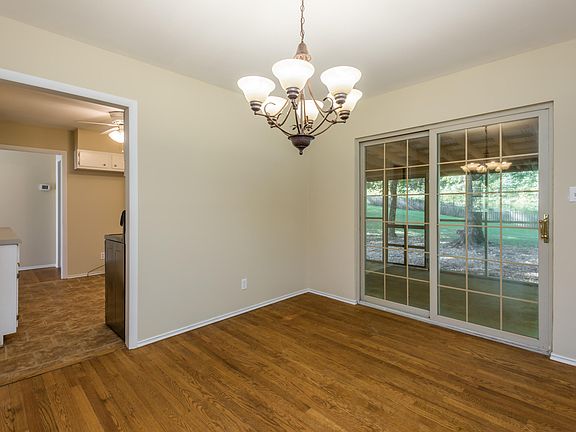 5th image of 1712 NE Uppingham Dr