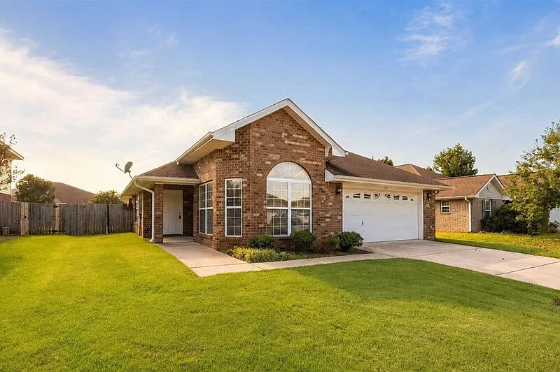 271 Shadow Ct SW