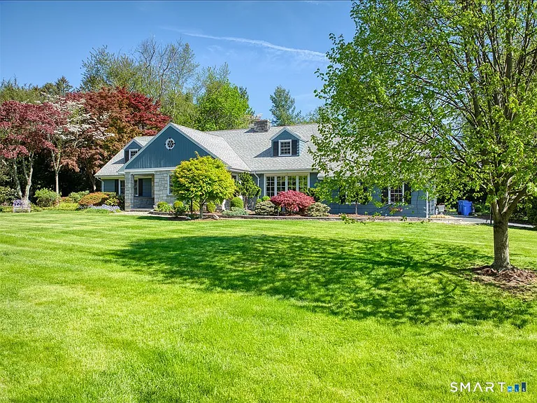 94 Fennbrook Dr — Photo 15