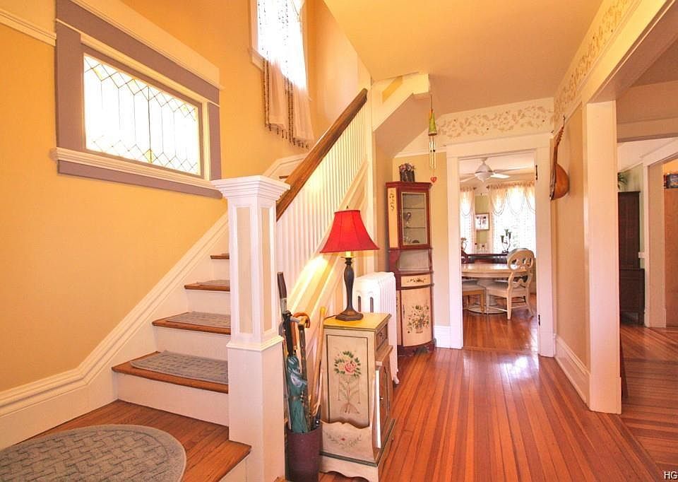 1st image of 118 Murray Ave