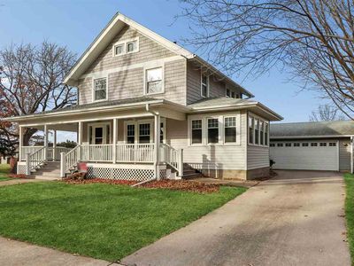 706 W Welsh St, Williamsburg, IA, 52361