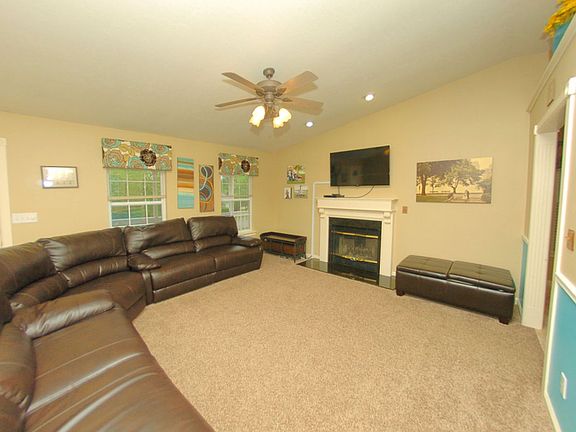 3rd image of 21291 Alpine Dr