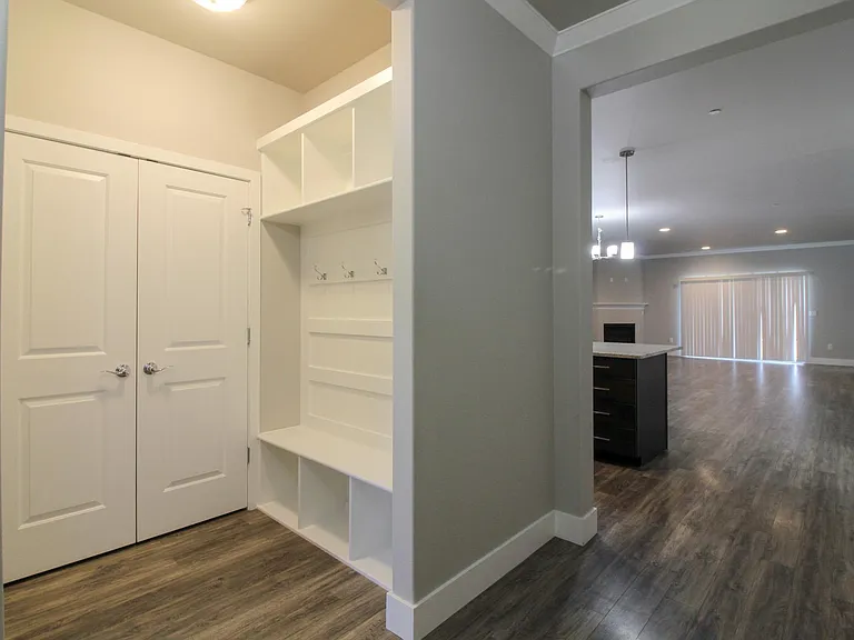 2452 Brodie Ln — Photo 14