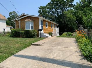 54 Planet Ave, Riverside, RI 02915