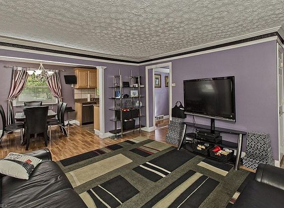 4th image of 10940 Glamer Dr
