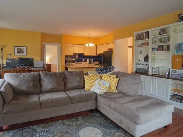 140 Chestnut St APT 314, Springfield, MA 01103